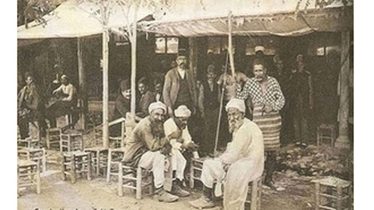 II. Mahmud kahvehaneleri neden yıkıp kapattırmıştır?