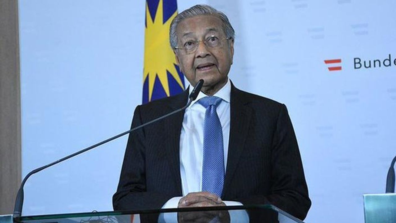 Malezya Başbakanı Mahathir Muhammed'e Arakan ve Uygurlar soruldu