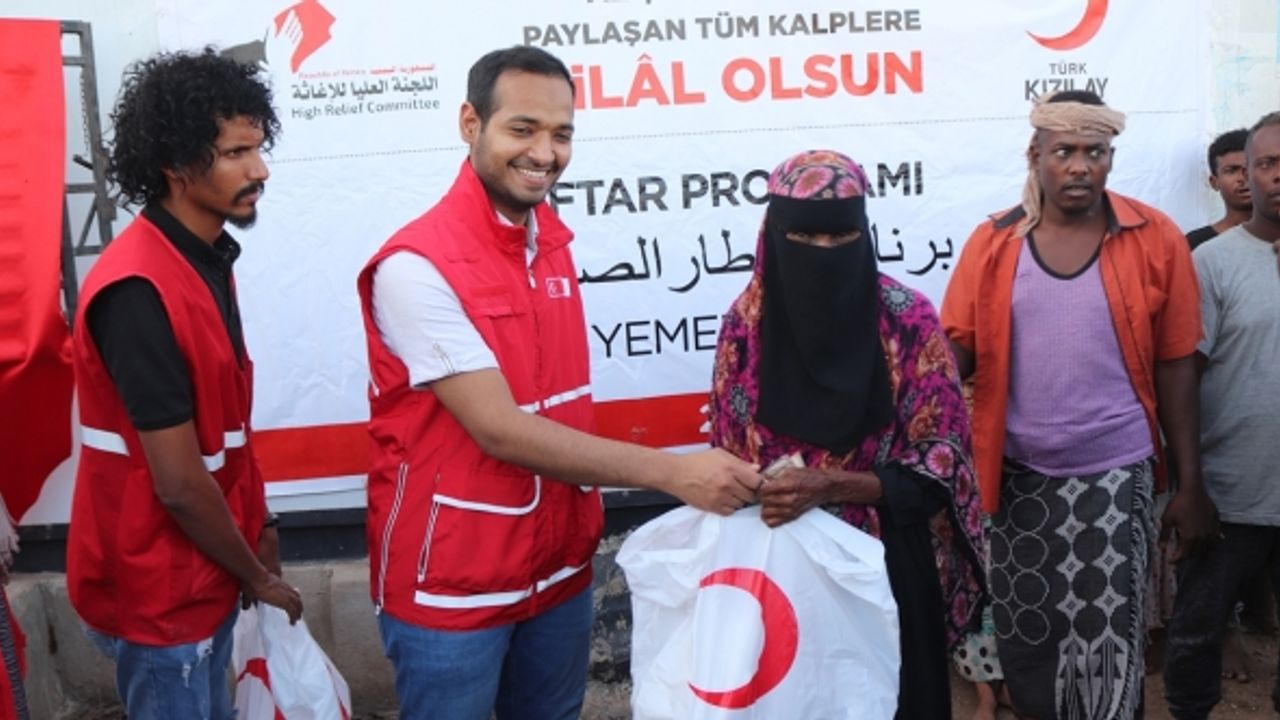 Türk Kızılay'dan Yemen'e iftar