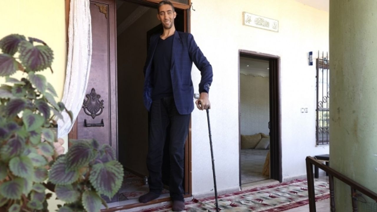 Fotoğraf sanatçıları, "dev adam" Sultan Kösen'i ziyaret etti