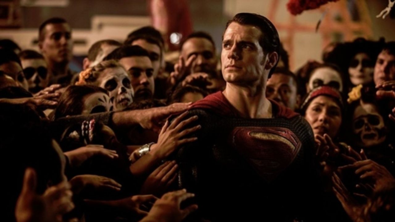 Henry Cavill, Superman olarak geri dönüyor