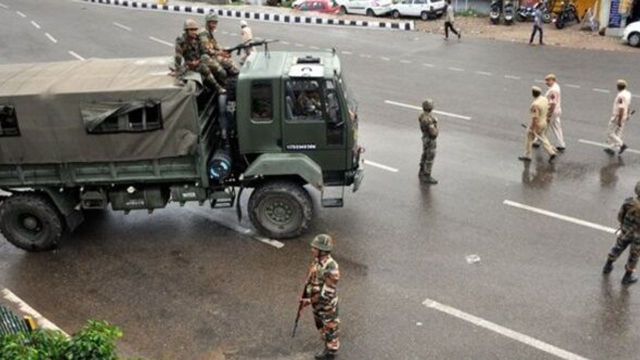 "Pakistan İslam Cumhuriyeti, Keşmirlilere manevi, siyasi ve diplomatik cephelerde yardım etmektedir"