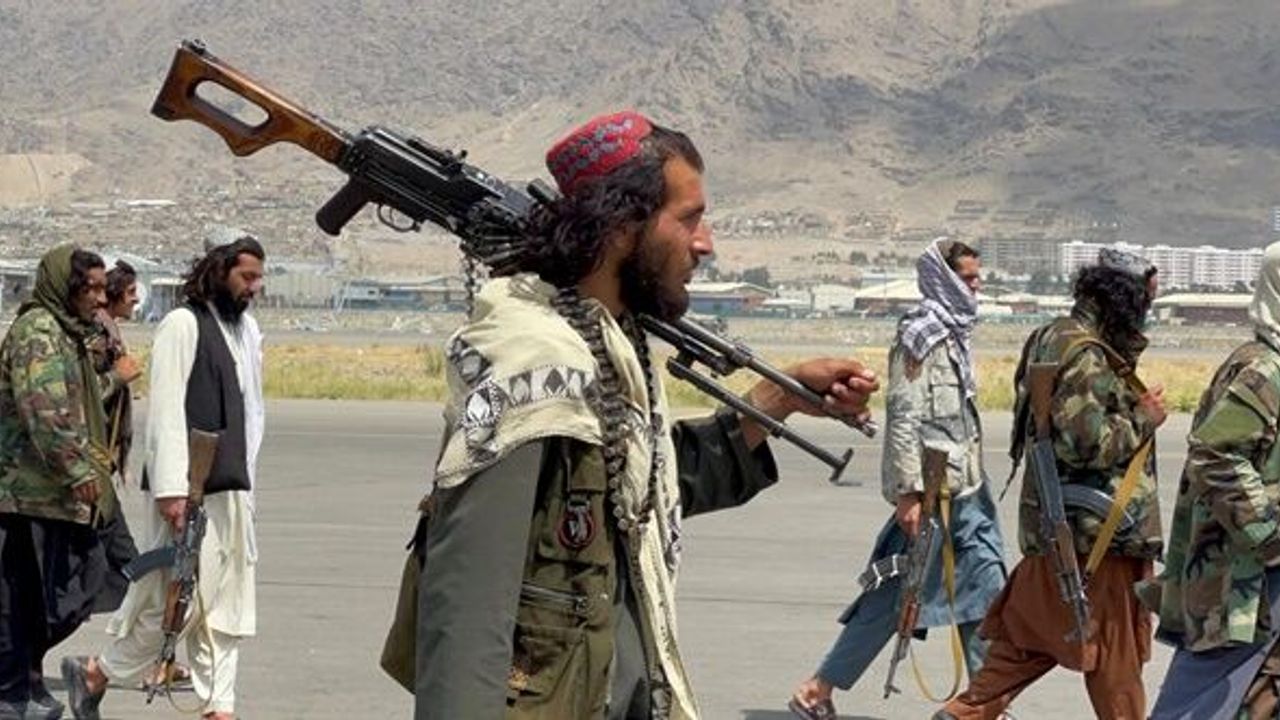 Halid Abdurrahman yazdı: "Afganistan ile Pakistan arasındaki sınır çatışmalarının sebepleri neler?"