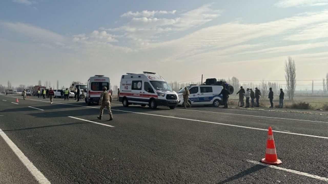 Iğdır'da zırhlı araç devrildi, 12 asker yaralandı