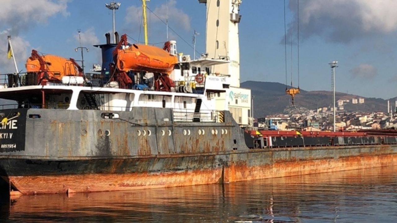 İzmit Körfezi'ni kirleten gemiye 3 milyon 492 bin lira ceza