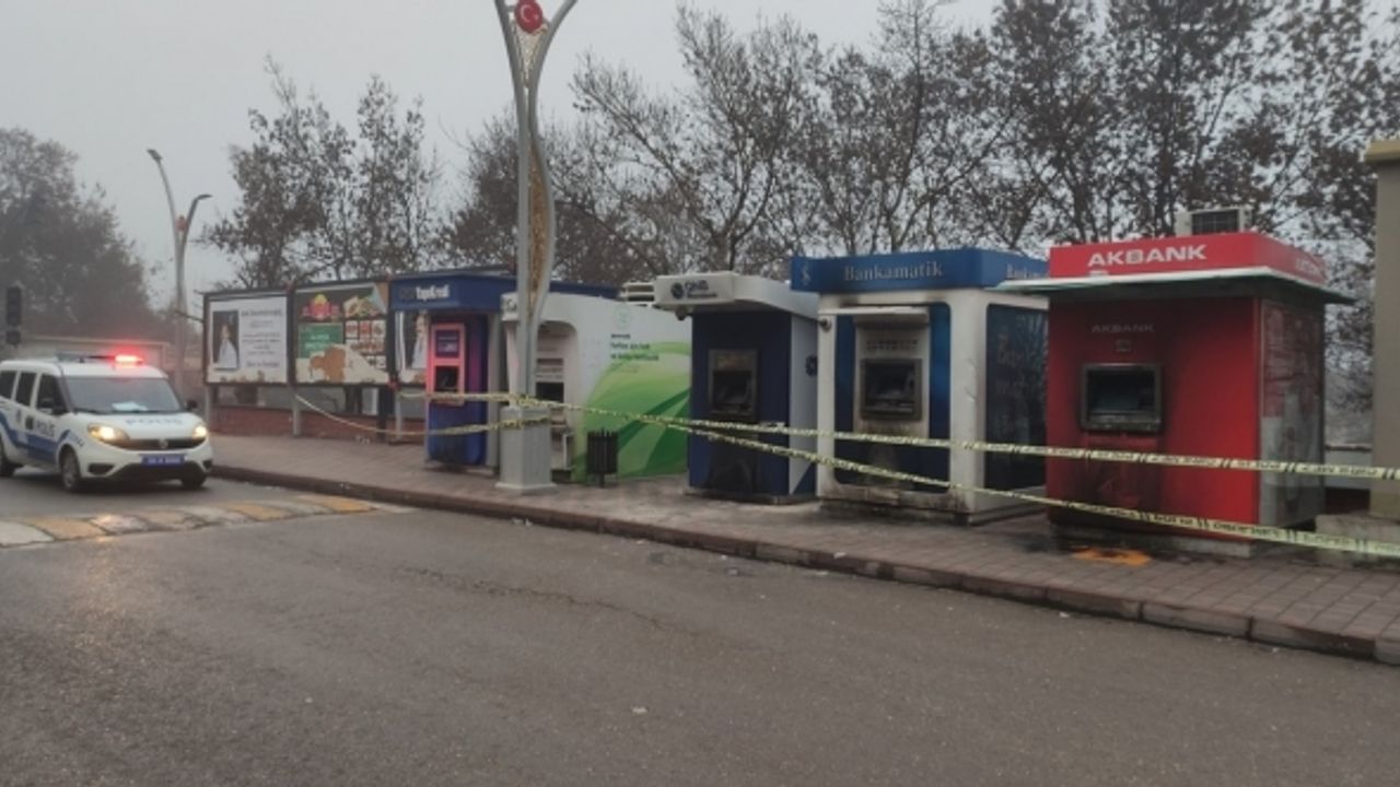 Siirt'te 5 banka ATM'si kundaklandı
