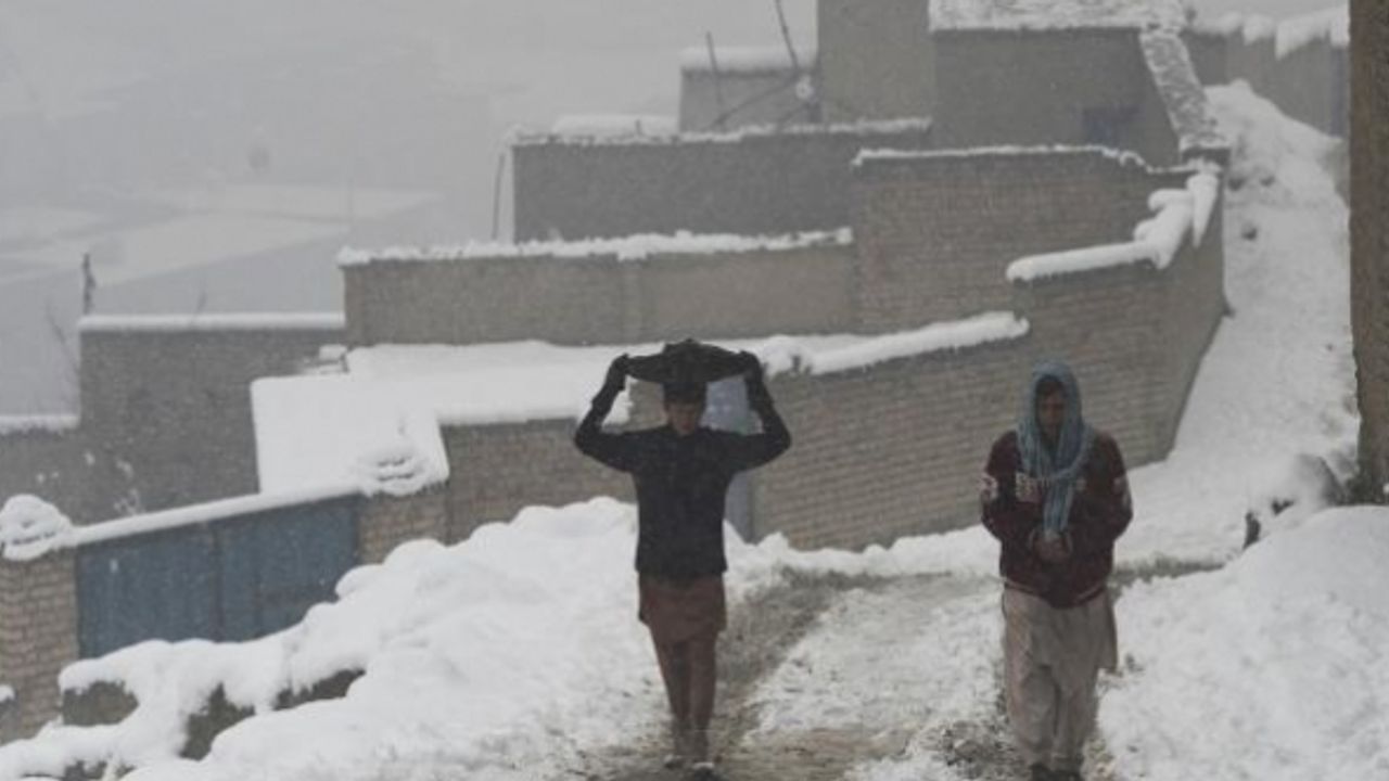 Afganistan'da dondurucu soğuk: 157 kişi hayatını kaybetti
