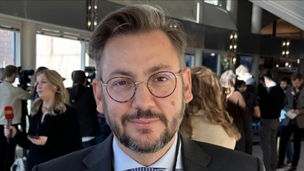 İsveç'te Türk siyasetçi Demirok, partisinin liderliğine tek aday olarak gösterildi