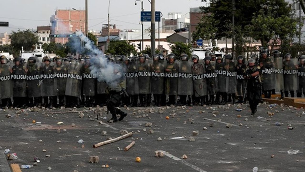 Peru'da olaylar devam ediyor: Protestocular ülkenin en büyük ikinci havaalanına zorla girmeye çalıştı