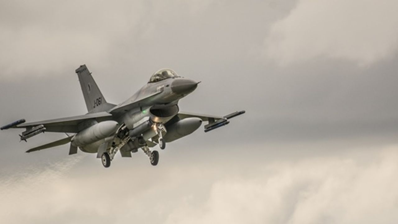 ABD'li vekiller Biden'a, Ukrayna'ya F-16 verilmesi çağrısında bulundu