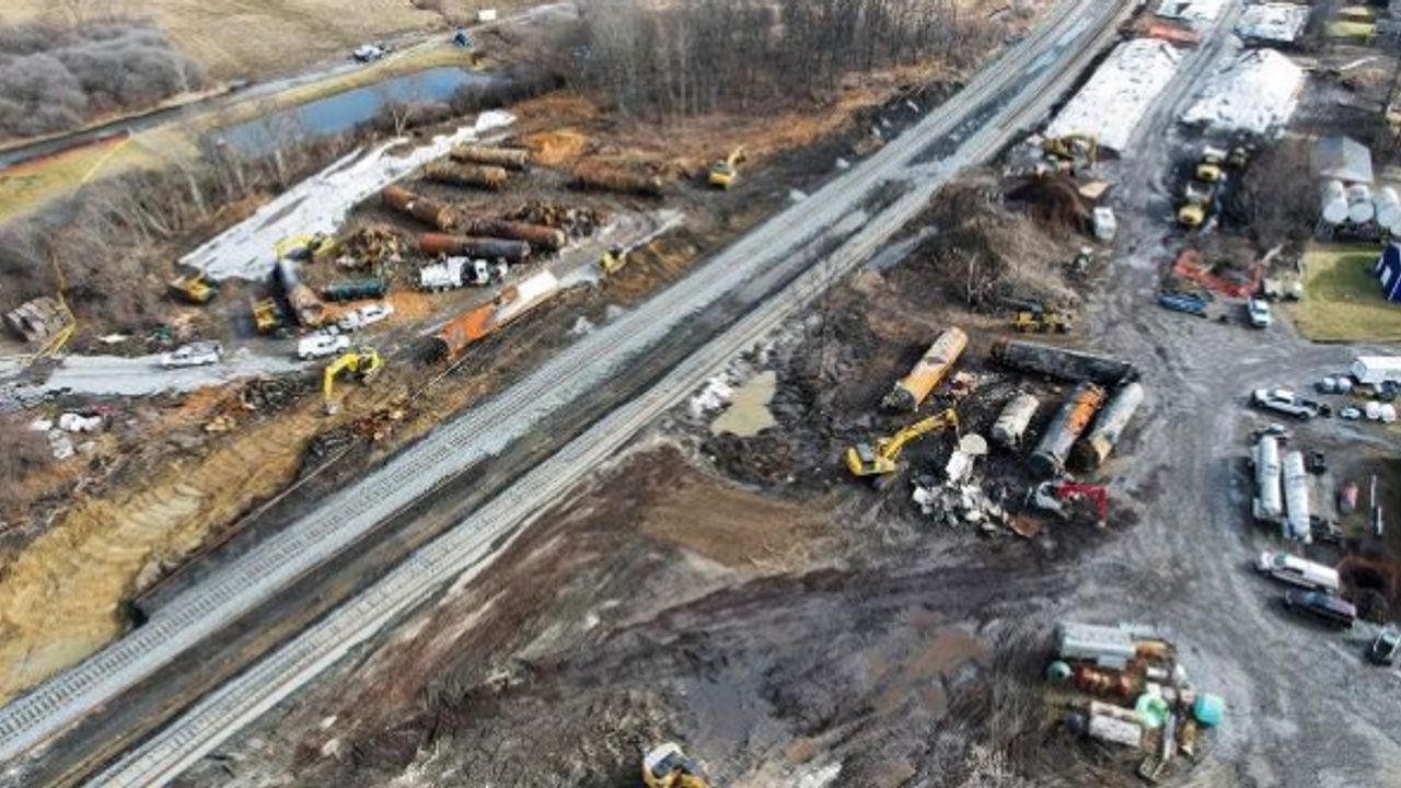 ABD Ulaştırma Bakanı, tren kazasının yaşandığı bölgeye gitti