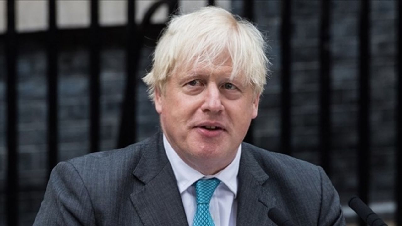 Boris Johnson'dan Başbakan Rishi Sunak'a "Kuzey İrlanda Protokolü" uyarısı