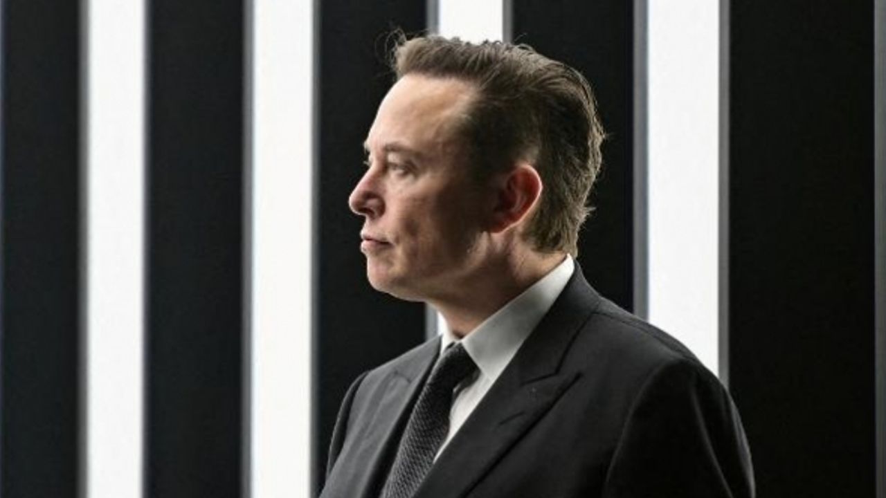 Elon Musk, yapay zeka teknolojisinde ChatGPT'ye rakip olmak için ekip kuruyor