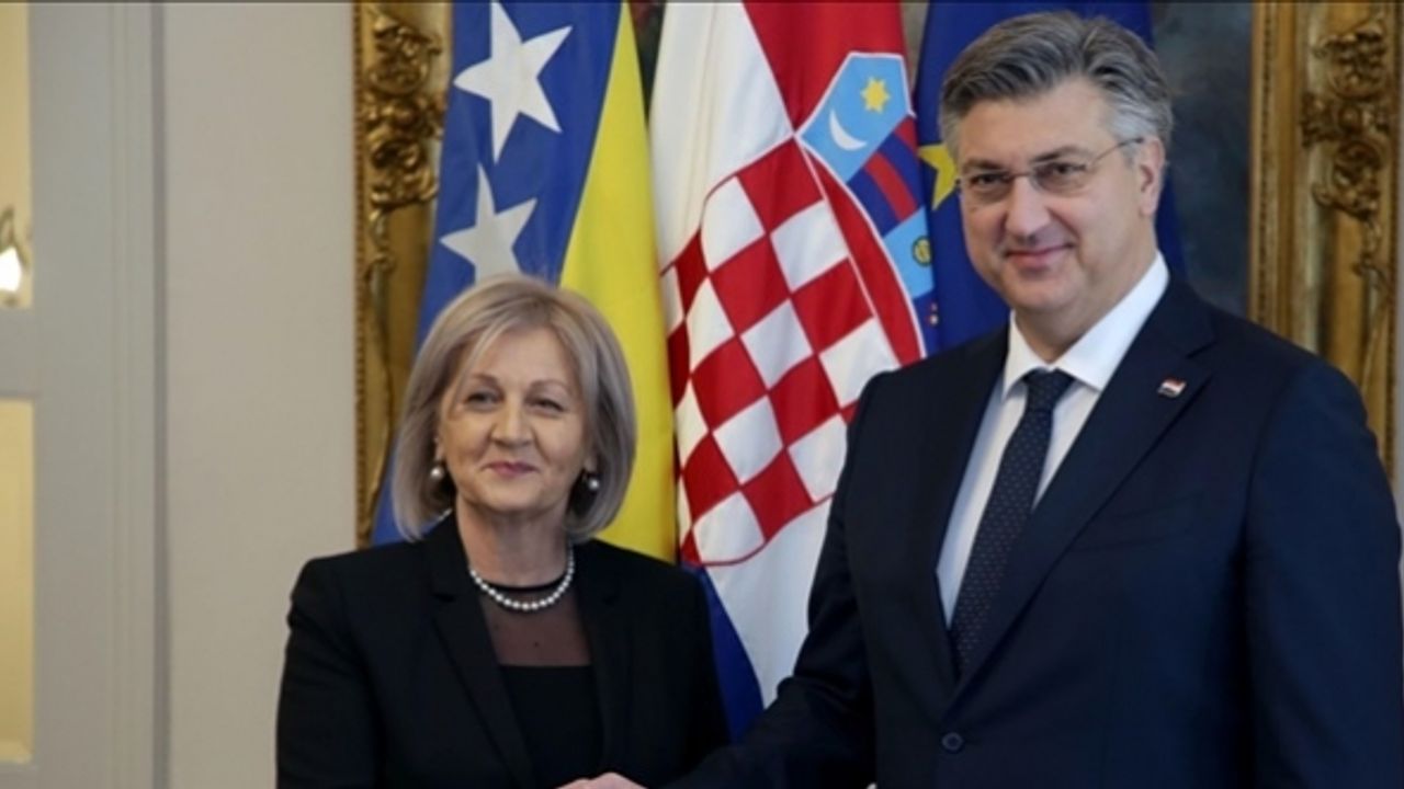 Hırvatistan, Bosna Hersek'i "AB yolunda" destekliyor
