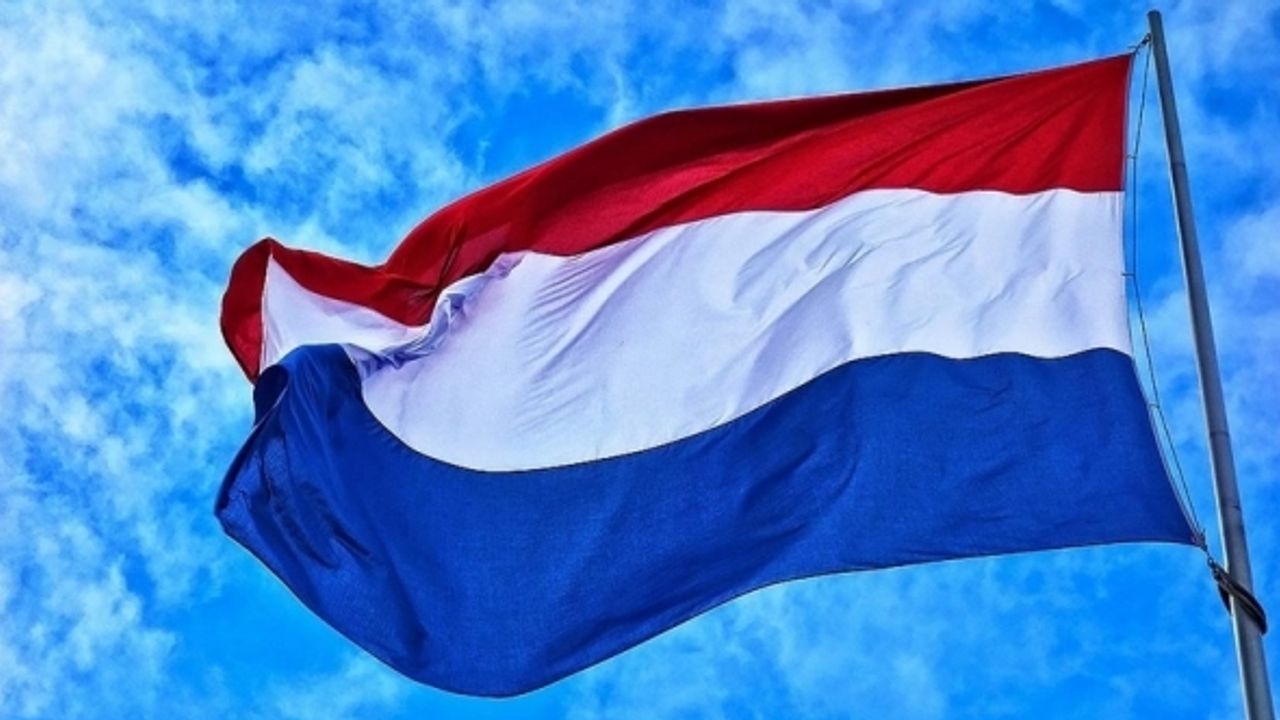 Hollanda, Rus diplomatları "istihbarat görevlisi" oldukları gerekçesiyle sınır dışı ediyor