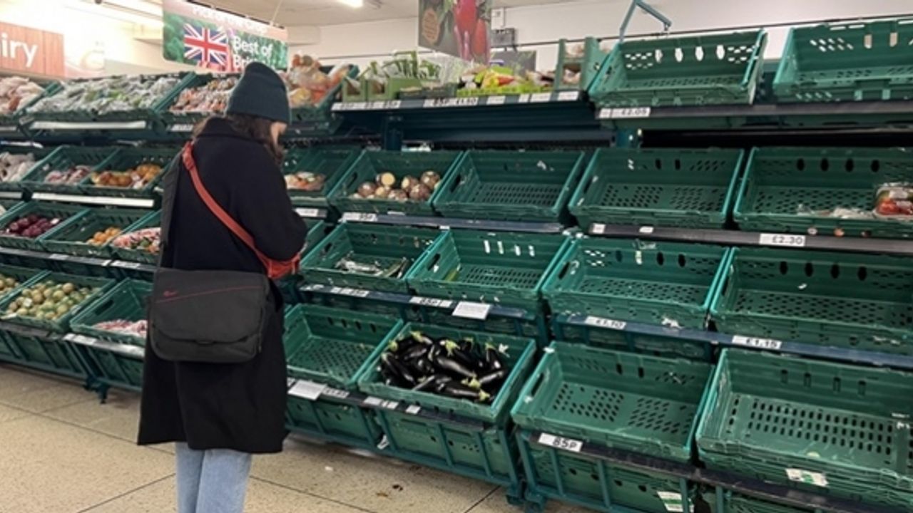 İngiltere'deki marketlerde sebze meyve sıkıntısı