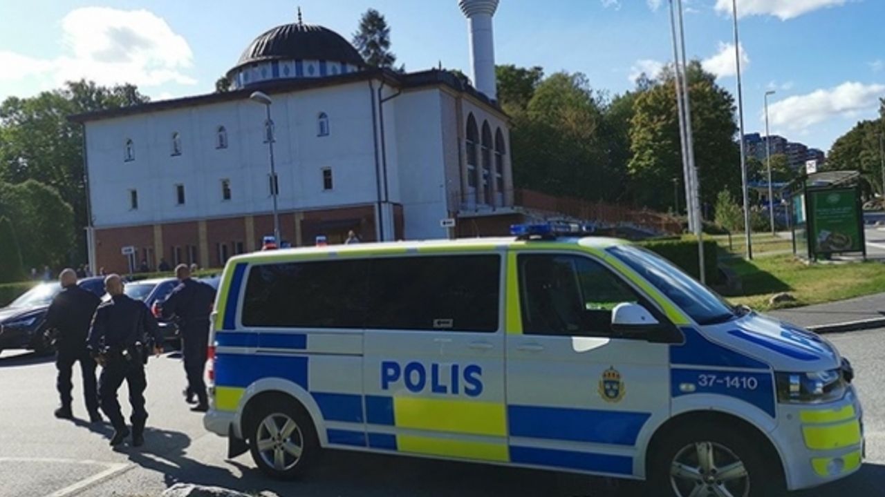İsveç polisi Kur'an-ı Kerim yakılmasına izin vermedi