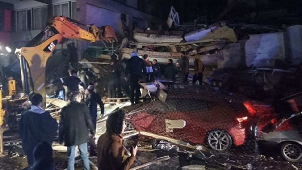 Kahramanmaraş Pazarcık'ta 7,4, Gaziantep Nurdağı'nda 6,4 büyüklüğünde deprem meydana geldi