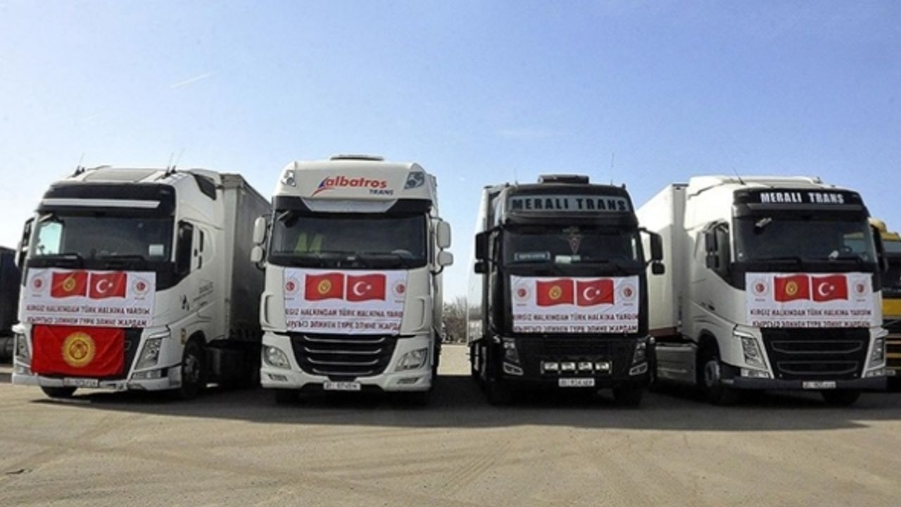 Kırgızistan'dan gönderilen 4 yardım tırı dualarla uğurlandı