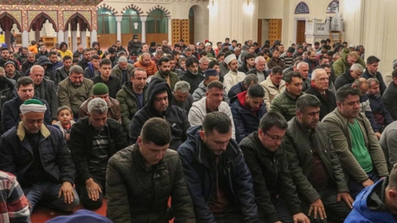 KKTC'de Miraç Kandili'nde depremzedeler için dua edildi