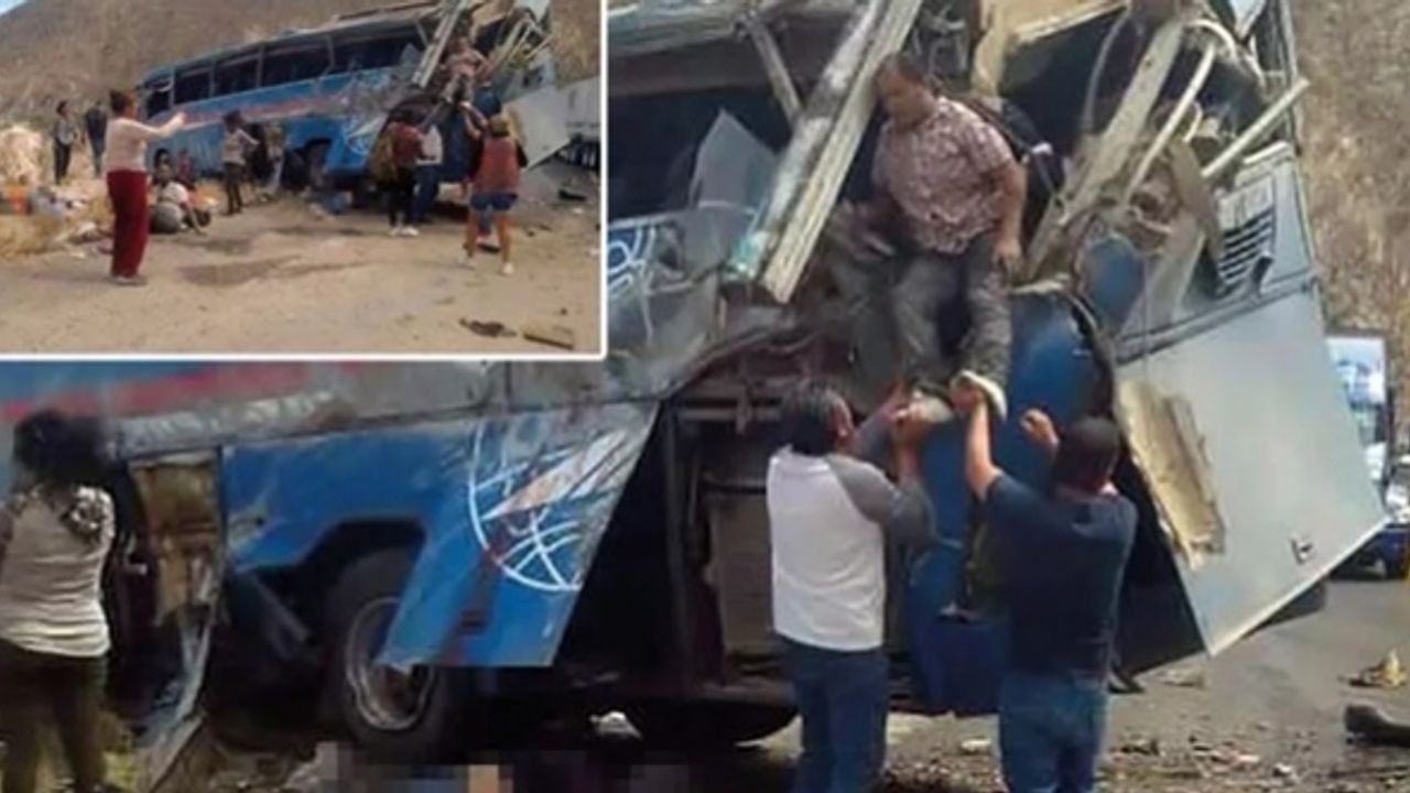 Meksika'da göçmenleri taşıyan otobüs devrildi: 17 ölü