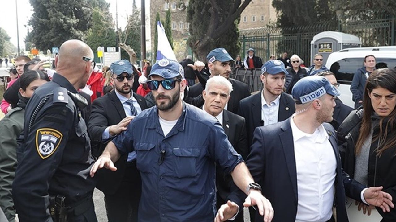 On binlerce İsrailli, Netanyahu hükümetini protesto etti