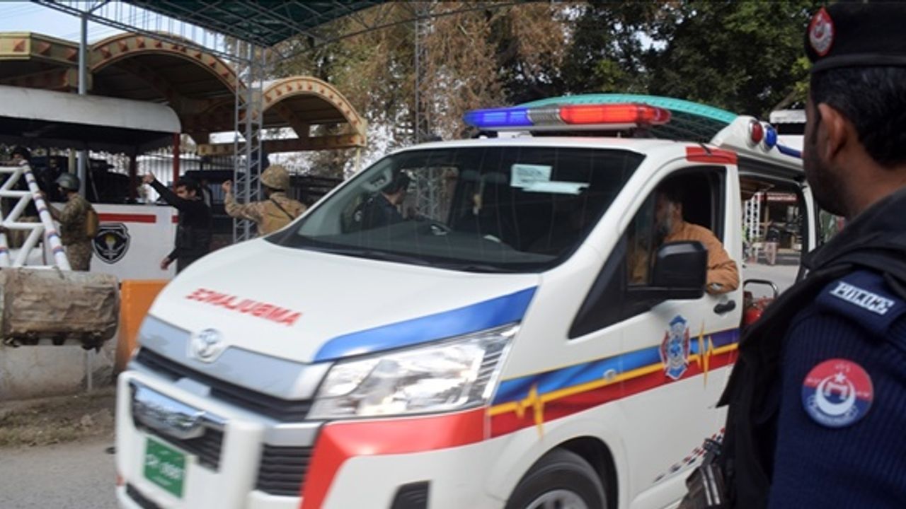 Pakistan'da Emniyet Müdürlüğüne silahlı saldırı