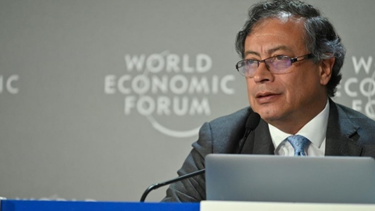 Peru Kongresi, Kolombiya Cumhurbaşkanı Petro'yu "istenmeyen kişi" ilan etti