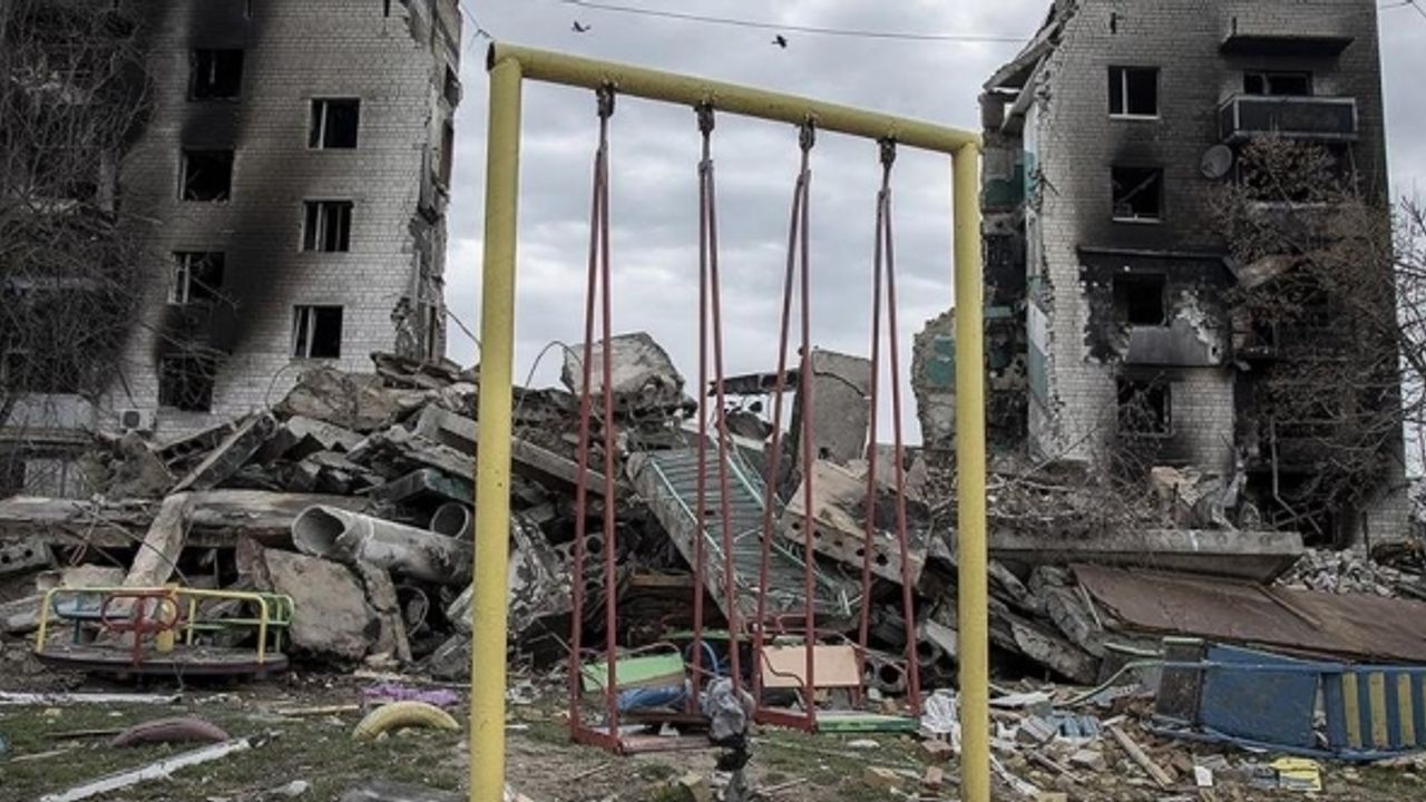 Ukrayna Ombudsmanı Lubinets, savaş nedeniyle bir yılda 461 çocuğun öldüğünü söyledi