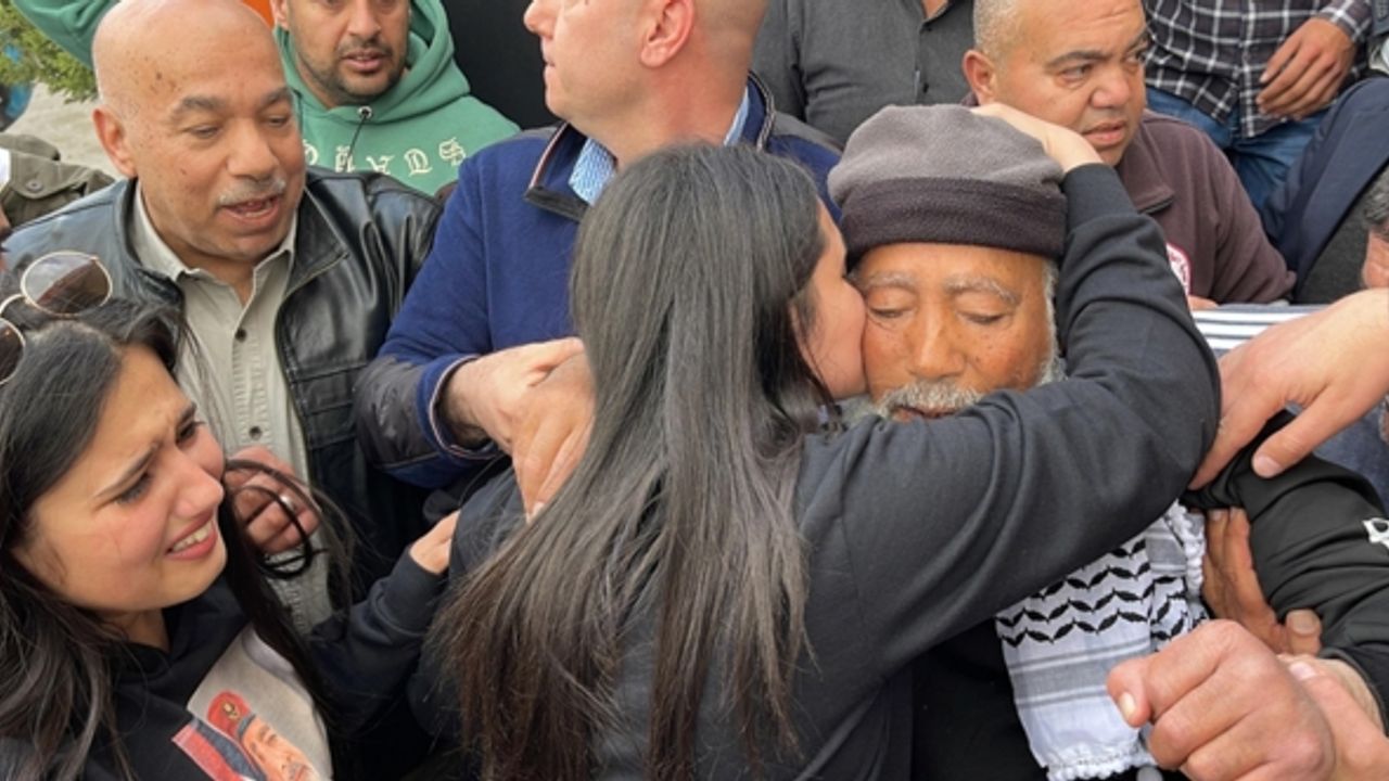 İsrail zindanlarındaki en yaşlı Filistinli artık özgür