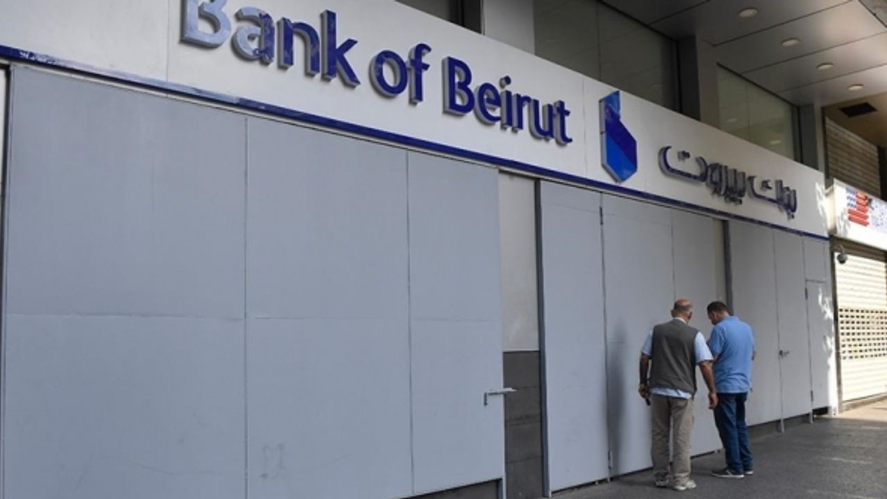 Lübnan bankacılık sektörü çöküyor