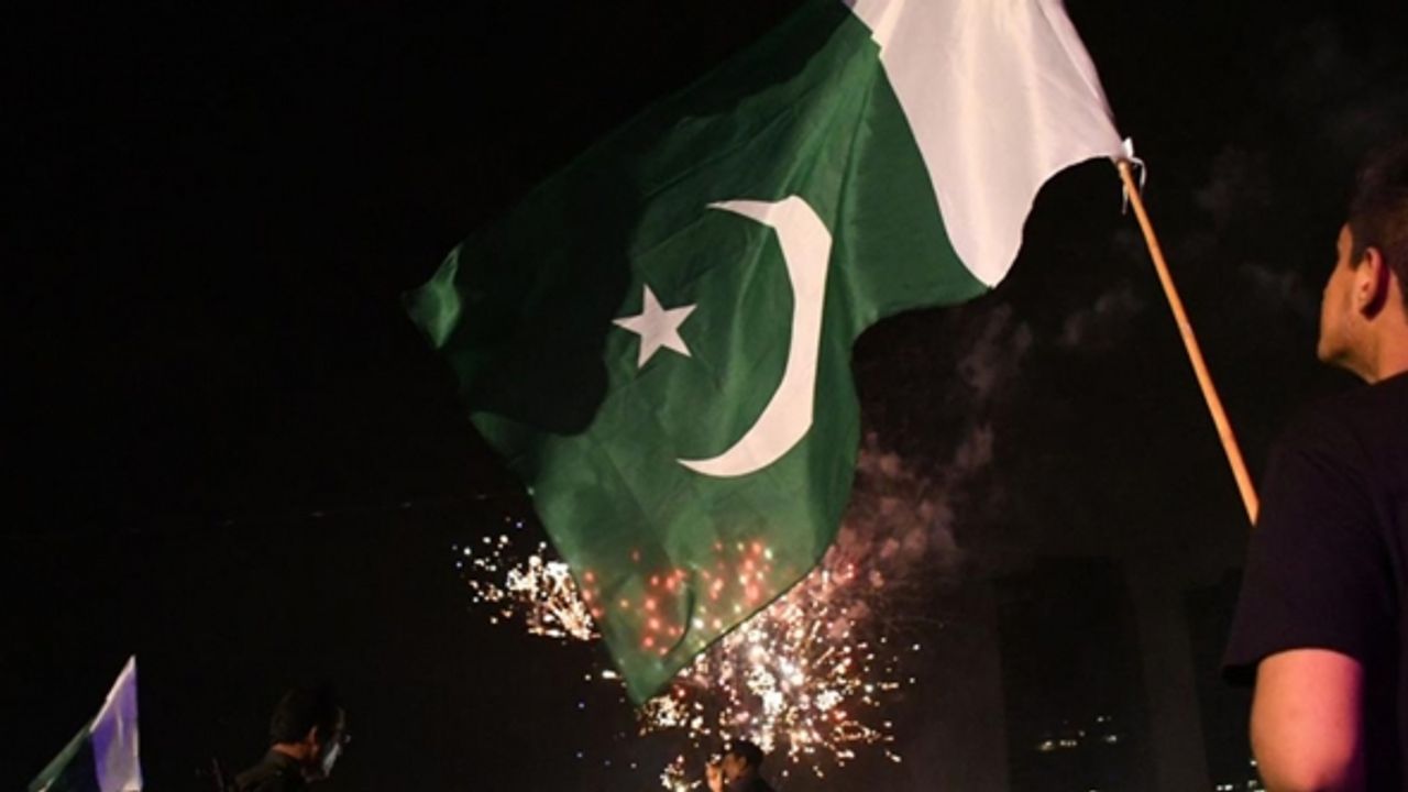 Pakistan İçişleri Bakanı hakkında tutuklama kararı