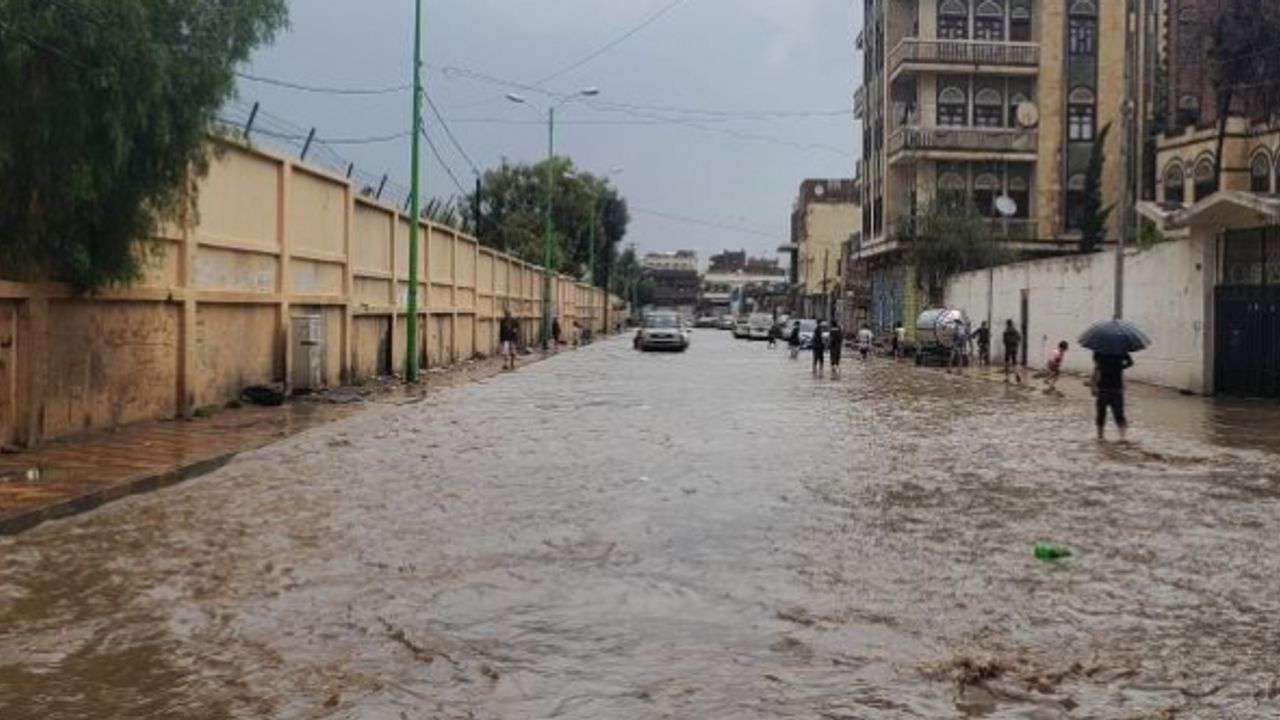 Yemen'de sel afeti binlerce aileyi etkiledi