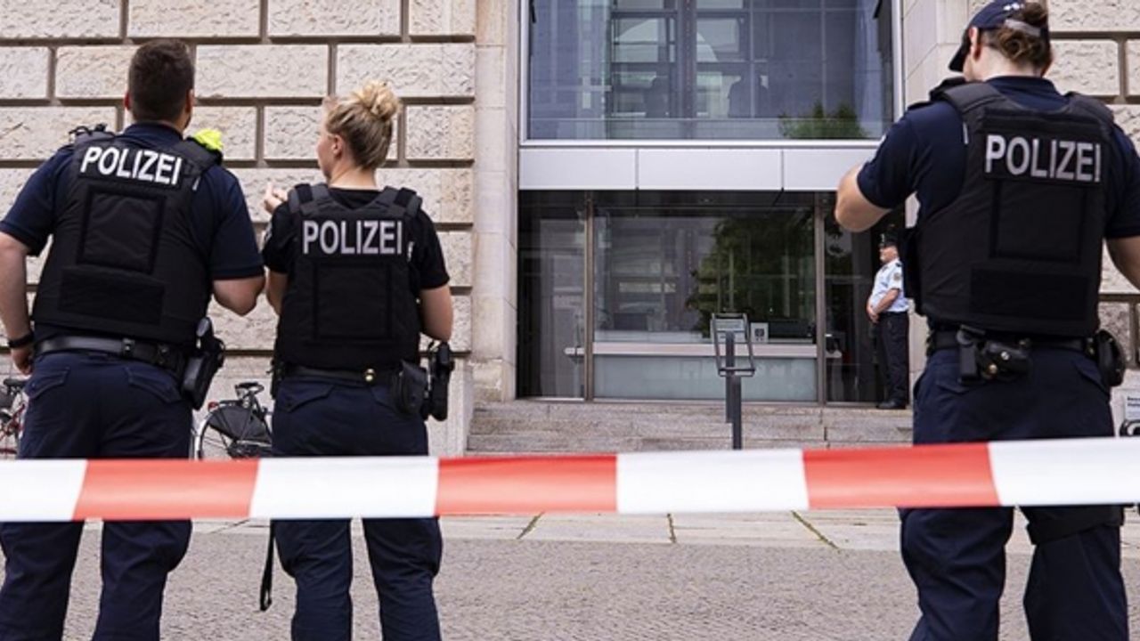 Alman  polisi Müslümanlara karşı ön yargılı