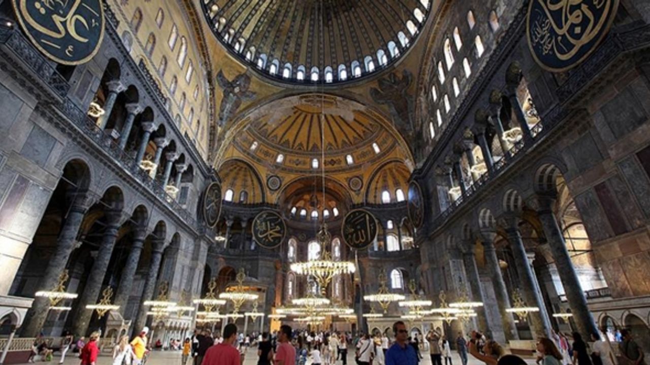 "Ayasofya Camii'nde Kadir gecesini zehir ettiler!"