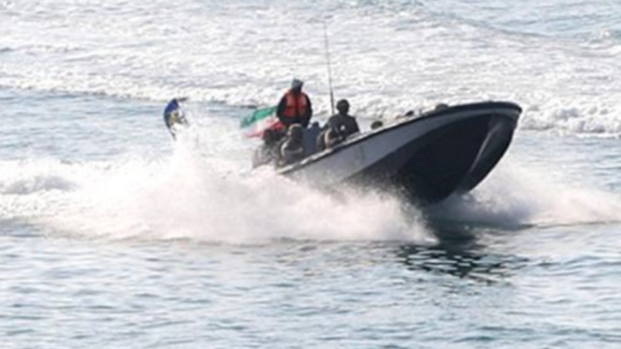 İran, Basra'da 4 gemiye el koydu