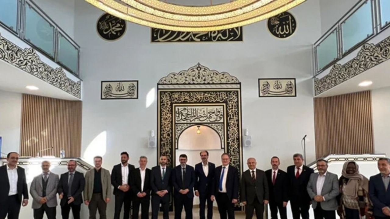 Almanya'da Mescid-i Aksa Camii açıldı
