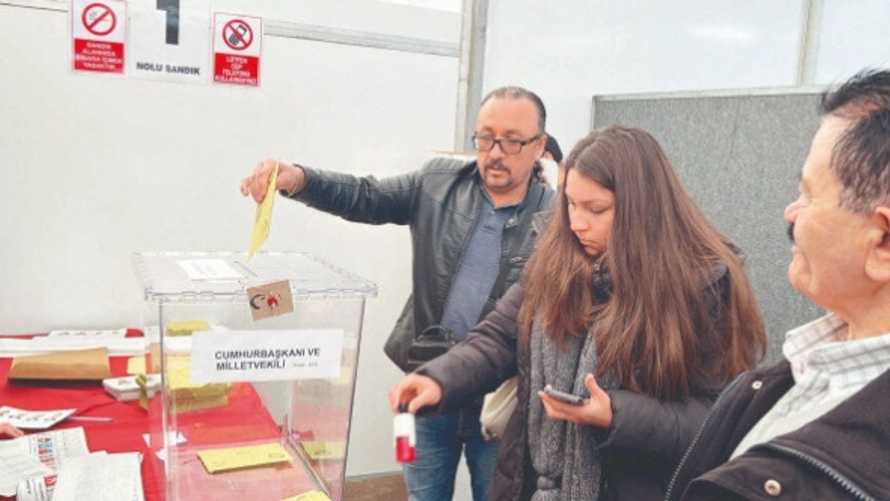 Almanya'nın 9 şehrinde Türkler sandık bekliyor