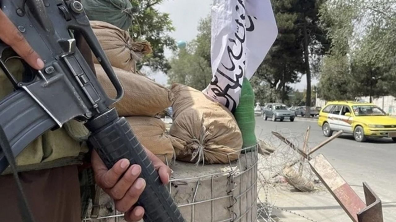 Taliban'dan İran sınırında tatbikat