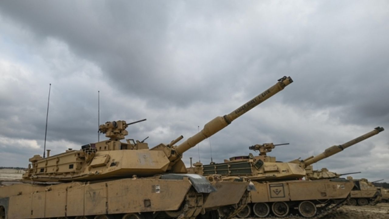 Abrams tankları Rusya sınırına yığılıyor