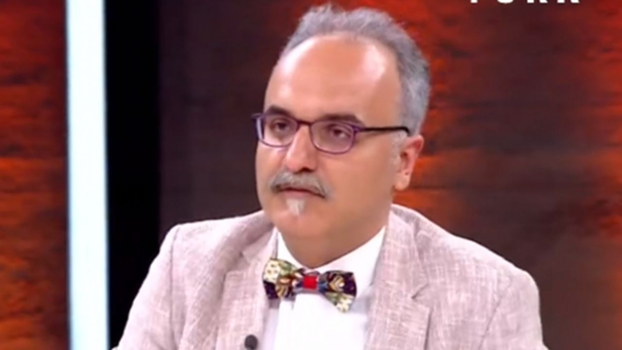 Emrah Safa Gürkan kimdir? Prof. Dr. Emrah Safa Gürkan Biyografisi
