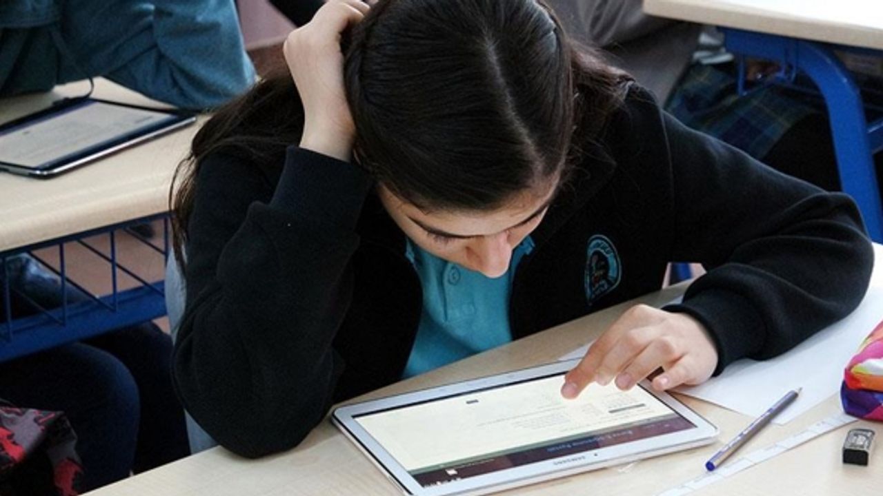 İsveç tabletli eğitimden vazgeçiyor