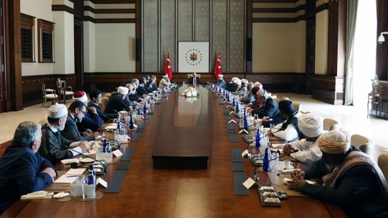 Erdoğan, Müslüman Alimler Heyeti ile görüştü