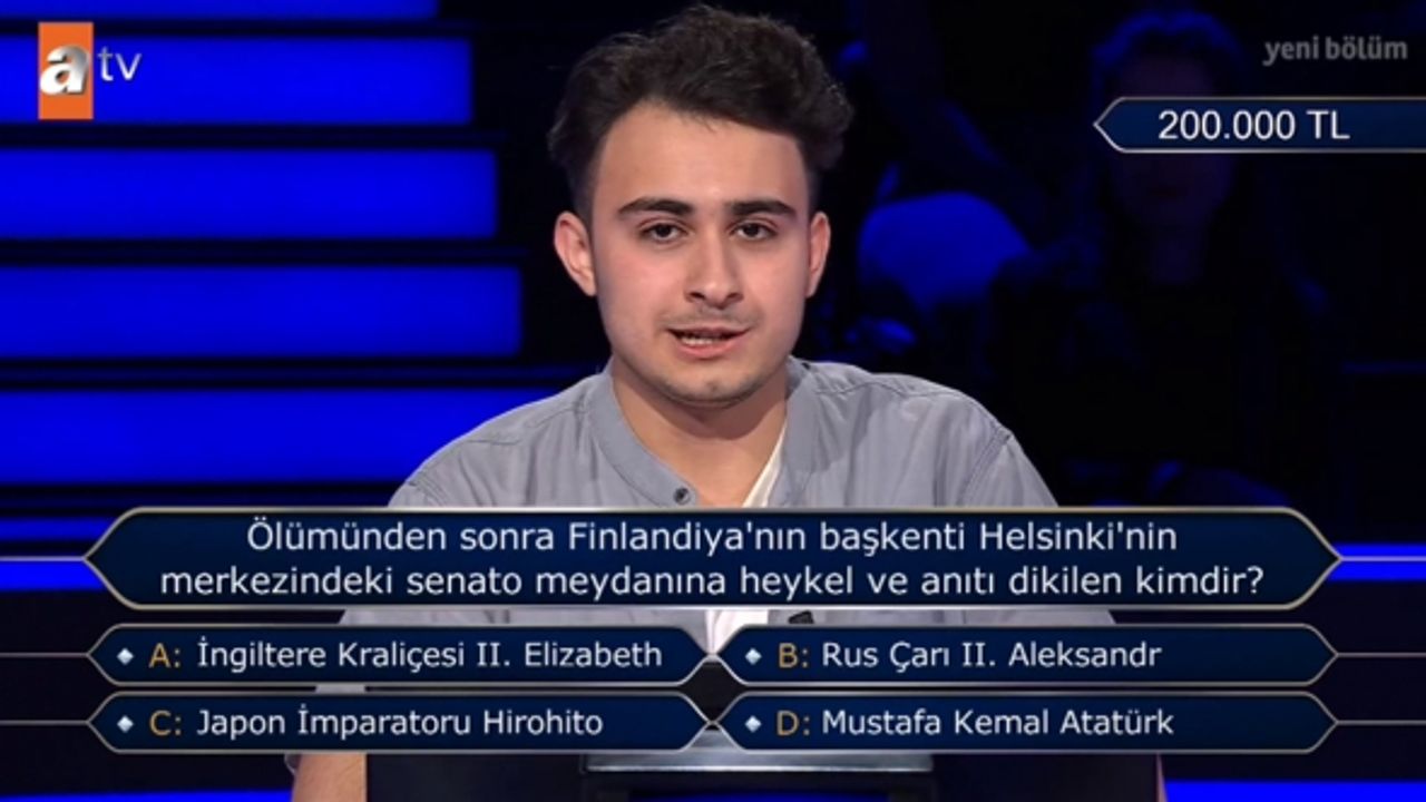 Finlandiya'nın başkenti Helsinki'nin merkezindeki senato meydanına heykel ve anıtı dikilen kimdir?