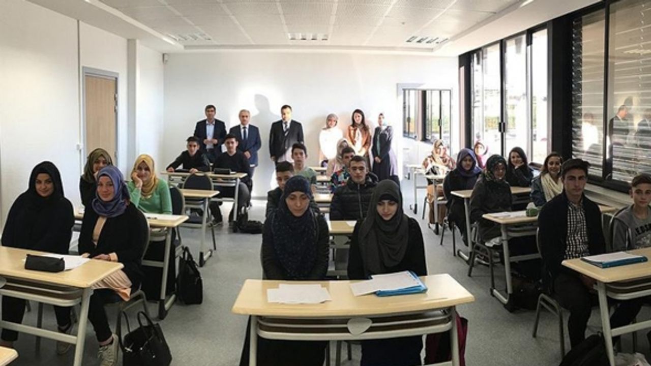 Fransa'da Müslüman öğrencilere yeni yasak