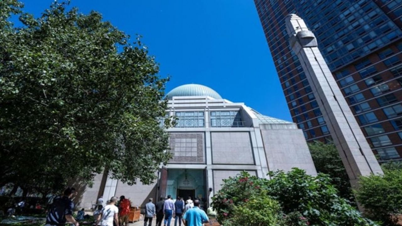 Ezan-ı Muhammedi New York sokaklarından yükseldi