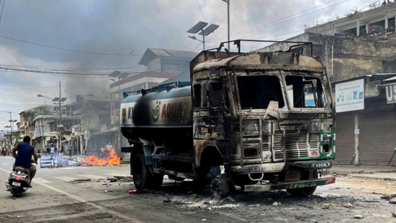Manipur'daki şiddet olaylarında 8 kişi öldü