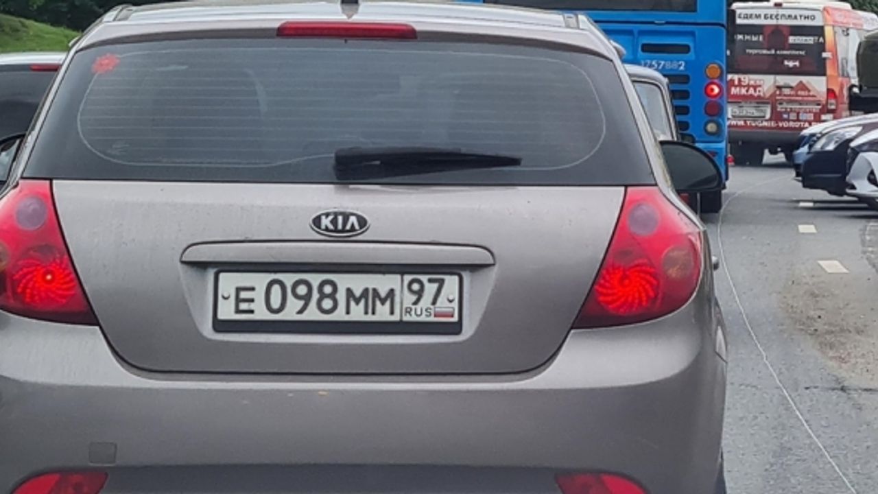 Rus plakalı araçlara giriş yasağı getirdiler