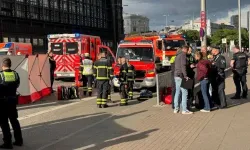 Almanya'da bıçaklı saldırı, 12 kişi yaralandı