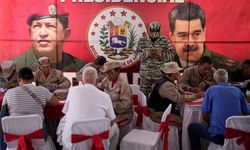 Venezuelalılar askerlik şubelerine akın etti